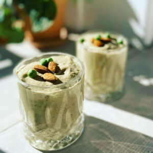 Ærte og mangosmoothie 🥭🌿🍌